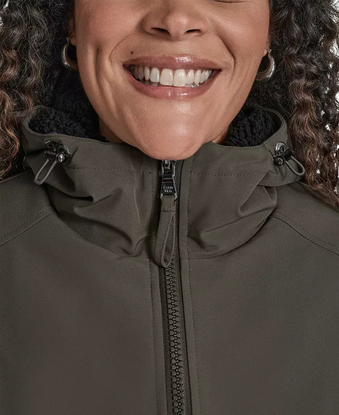 Moteriška Plius dydžio striukė su gobtuvu