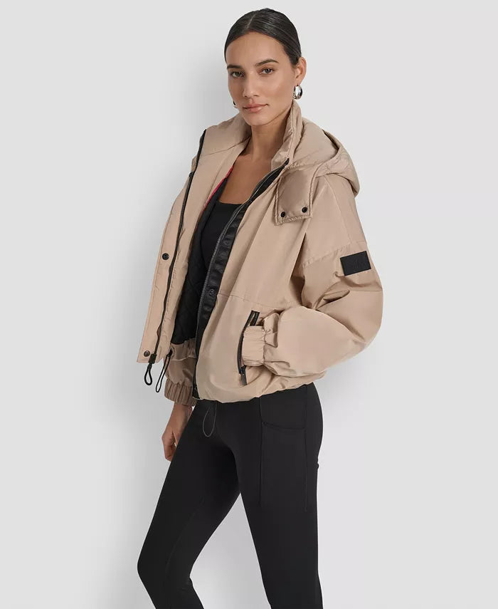 Moteriška Oversize striukė su gobtuvu