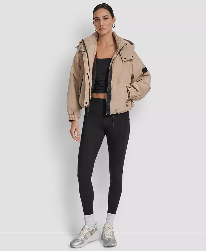 Moteriška Oversize striukė su gobtuvu