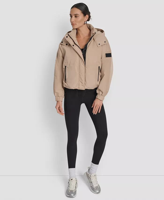 Moteriška Oversize striukė su gobtuvu
